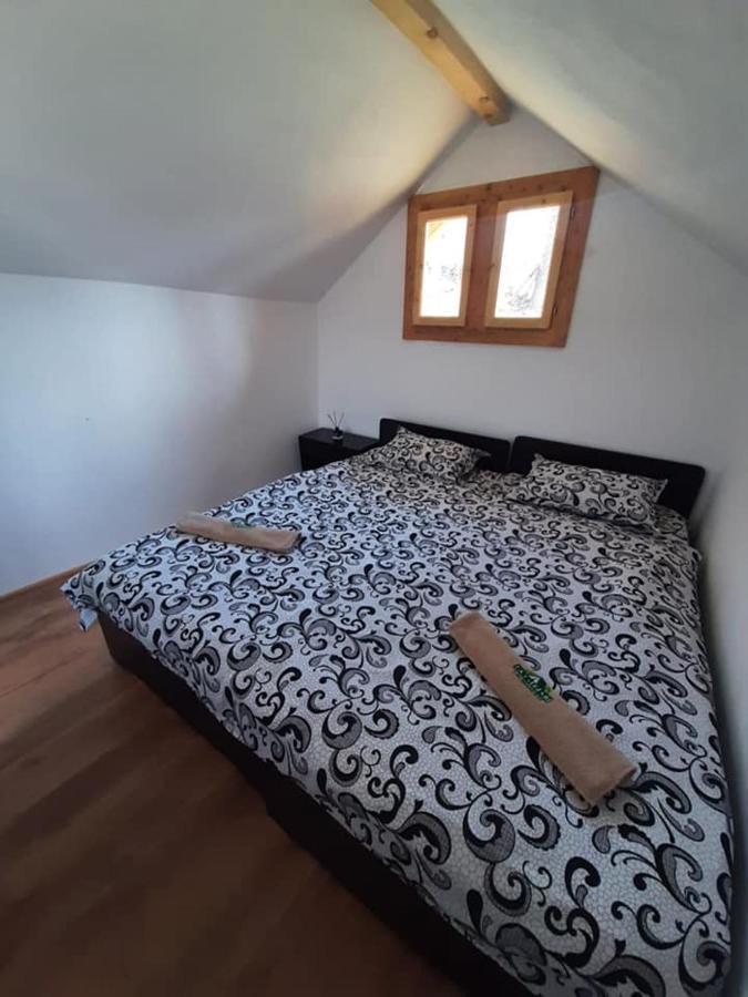 La 3 Stejari, Calimanesti Salatrucel Exterior foto