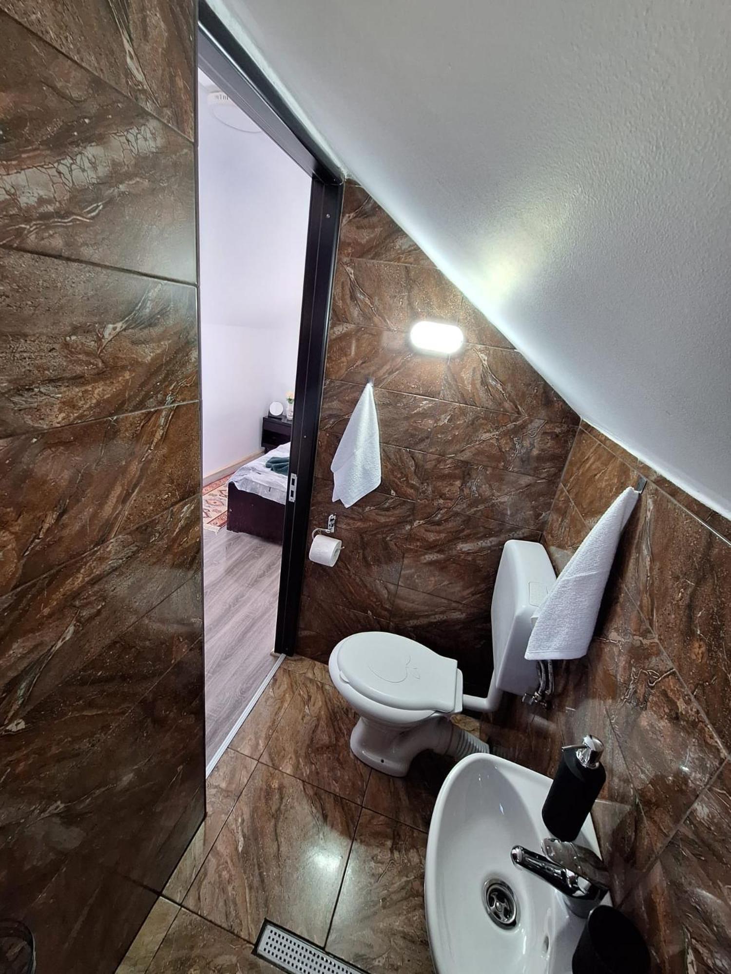 La 3 Stejari, Calimanesti Salatrucel Exterior foto
